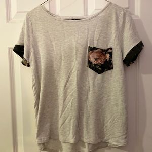 Pink clover short sleeve medium EUC stitch fix